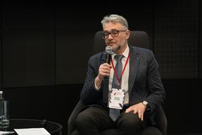 Заведующий кафедрой физической химии, заместитель руководителя лаборатории ускоренных частиц НИТУ МИСИС Алексей Салимон